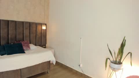 Maria Victoria online show from 01.10.25