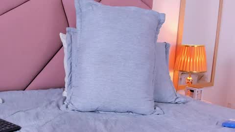 VictoriaRoss online show from 01.19.25