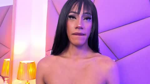 VictoriaRoss online show from 02.17.25