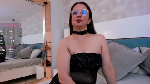 Snapshot of victoriarousse__ chatting on 06.22.26 Victoria Rousse online show from 06.22.26