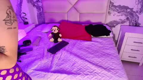 victoriasanz_ online show from 09.20.25