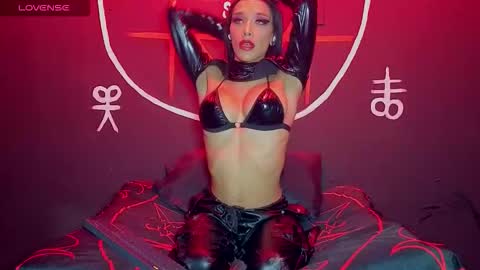 Victoria Vampire online show from 09.16.25