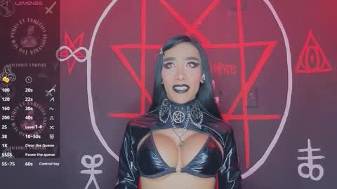 Victoria Vampire online show from 10.27.25