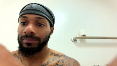 Snapshot of victoryd007 chatting on 12.23.25 victoryd007 online show from 12.23.25