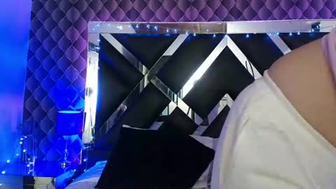 victtoria lee online show from 08.04.26