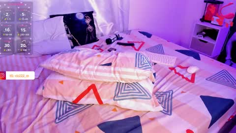 Snapshot of victtoriamoon_1 chatting on 03.08.25 Moon online show from 03.08.25