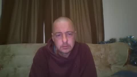 Snapshot of vids1977 chatting on 10.31.25 vids1977 online show from 10.31.25