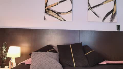 Snapshot of viennamilf chatting on 02.03.26 Vienna online show from 02.03.26