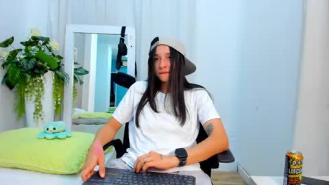 viictoriiasaenz online show from 04.29.26