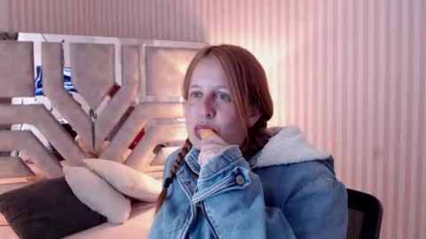 Violeta online show from 01.25.25