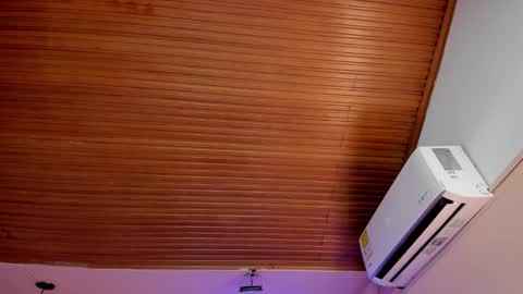 Viiolett online show from 09.10.25