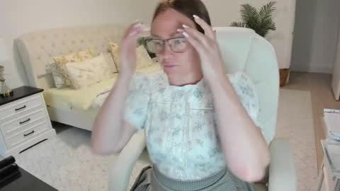 Snapshot of vika7333 chatting on 05.11.26 Ukrainian-woman online show from 05.11.26