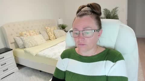 Snapshot of vika7333 chatting on 06.10.26 Ukrainian-woman online show from 06.10.26