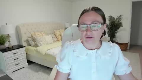 Snapshot of vika7333 chatting on 06.11.26 Ukrainian-woman online show from 06.11.26