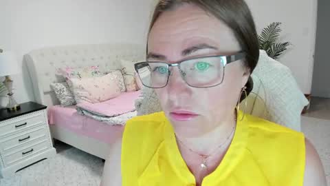 Snapshot of vika7333 chatting on 06.17.26 Ukrainian-woman online show from 06.17.26