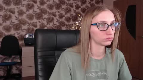 Snapshot of vikaericka chatting on 01.09.25 Vika online show from 01.09.25