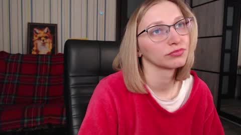 Snapshot of vikaericka chatting on 05.13.26 Vika online show from 05.13.26