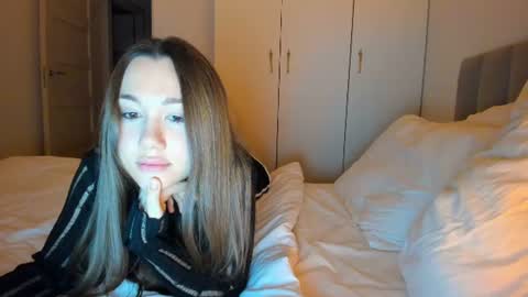 Snapshot of vikawels chatting on 06.15.26 Vika online show from 06.15.26