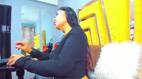 Snapshot of vikitomson chatting on 06.16.26 vikiTomson online show from 06.16.26