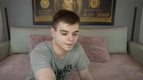 Snapshot of vikki_and_george chatting on 09.08.25 vikki and george online show from 09.08.25