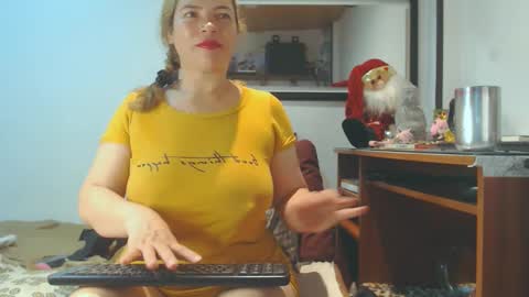 VIKKKTORIAAA online show from 12.02.24
