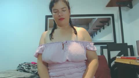 VIKKKTORIAAA online show from 10.27.25