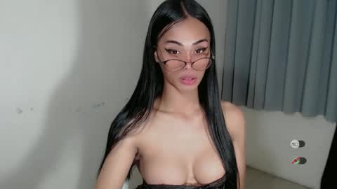 Snapshot of vikkylustfull chatting on 01.30.25 vikkylustfull online show from 01.30.25