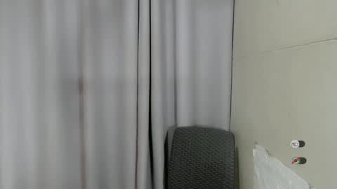 Snapshot of vikkylustfull chatting on 02.21.25 vikkylustfull online show from 02.21.25