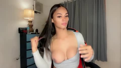 Snapshot of vikkylustfull chatting on 07.26.26 vikkylustfull online show from 07.26.26