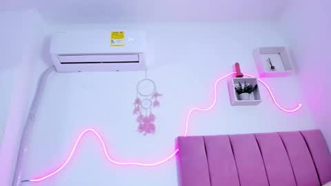 victoria online show from 11.25.25