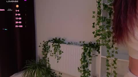 Snapshot of viksinite chatting on 03.23.26 Vixi online show from 03.23.26