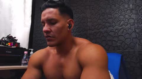 Viktor Herrera online show from 09.19.25