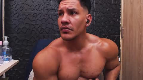 Viktor Herrera online show from 10.26.25