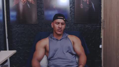 Snapshot of viktorherrera chatting on 05.19.26 Viktor Herrera online show from 05.19.26