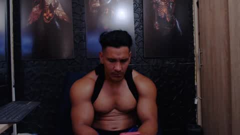 Snapshot of viktorherrera chatting on 06.10.26 Viktor Herrera online show from 06.10.26