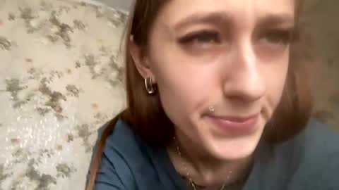 Snapshot of viktoria9898 chatting on 12.18.24 Sweett online show from 12.18.24