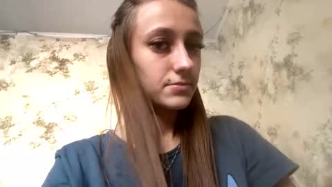 Snapshot of viktoria9898 chatting on 12.20.24 Sweett online show from 12.20.24