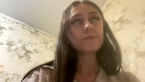 Snapshot of viktoria9898 chatting on 03.02.25 Sweett online show from 03.02.25