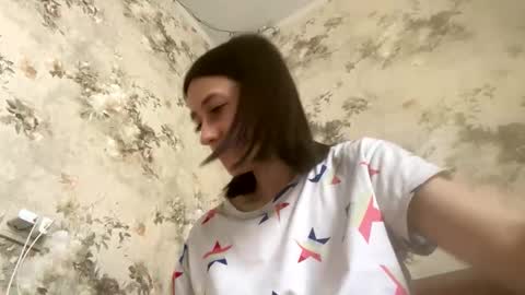 Snapshot of viktoria9898 chatting on 11.13.25 Sweett online show from 11.13.25