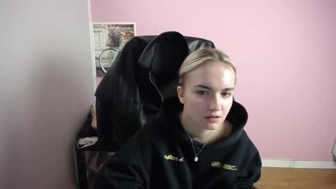 viktoria_lovely online show from 03.06.26