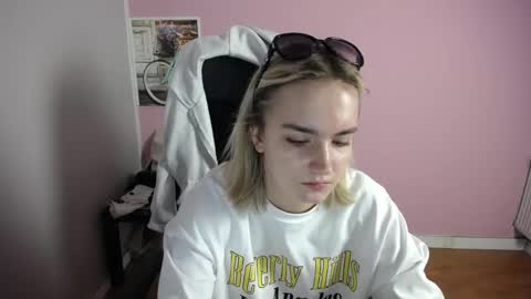 viktoria_lovely online show from 05.20.26