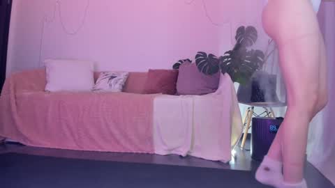 Snapshot of viktoria_sullivans chatting on 12.20.24 Vikky online show from 12.20.24