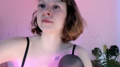 Snapshot of viktoria_sullivans chatting on 02.09.25 Vikky online show from 02.09.25