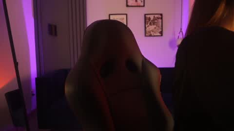 Victoria online show from 04.24.26