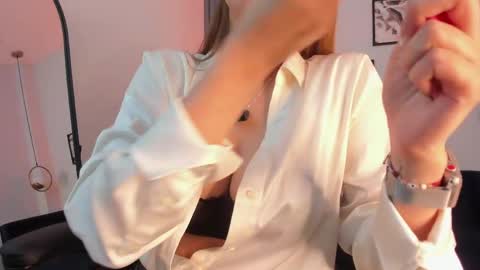 Victoria online show from 04.30.26