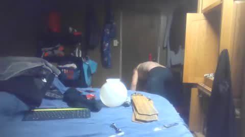 Snapshot of vincent_shaine chatting on 10.22.25 vincent_shaine online show from 10.22.25