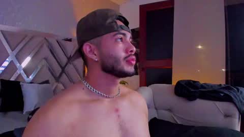 Snapshot of vincentblack_ chatting on 06.15.26 Vincent online show from 06.15.26