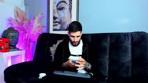 Snapshot of vincentsartori chatting on 11.09.25 Vincent Sartori online show from 11.09.25