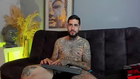 Snapshot of vincentsartori chatting on 11.14.25 Vincent Sartori online show from 11.14.25