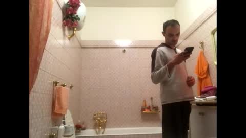 Snapshot of vinmin90 chatting on 12.03.24 Zenith online show from 12.03.24